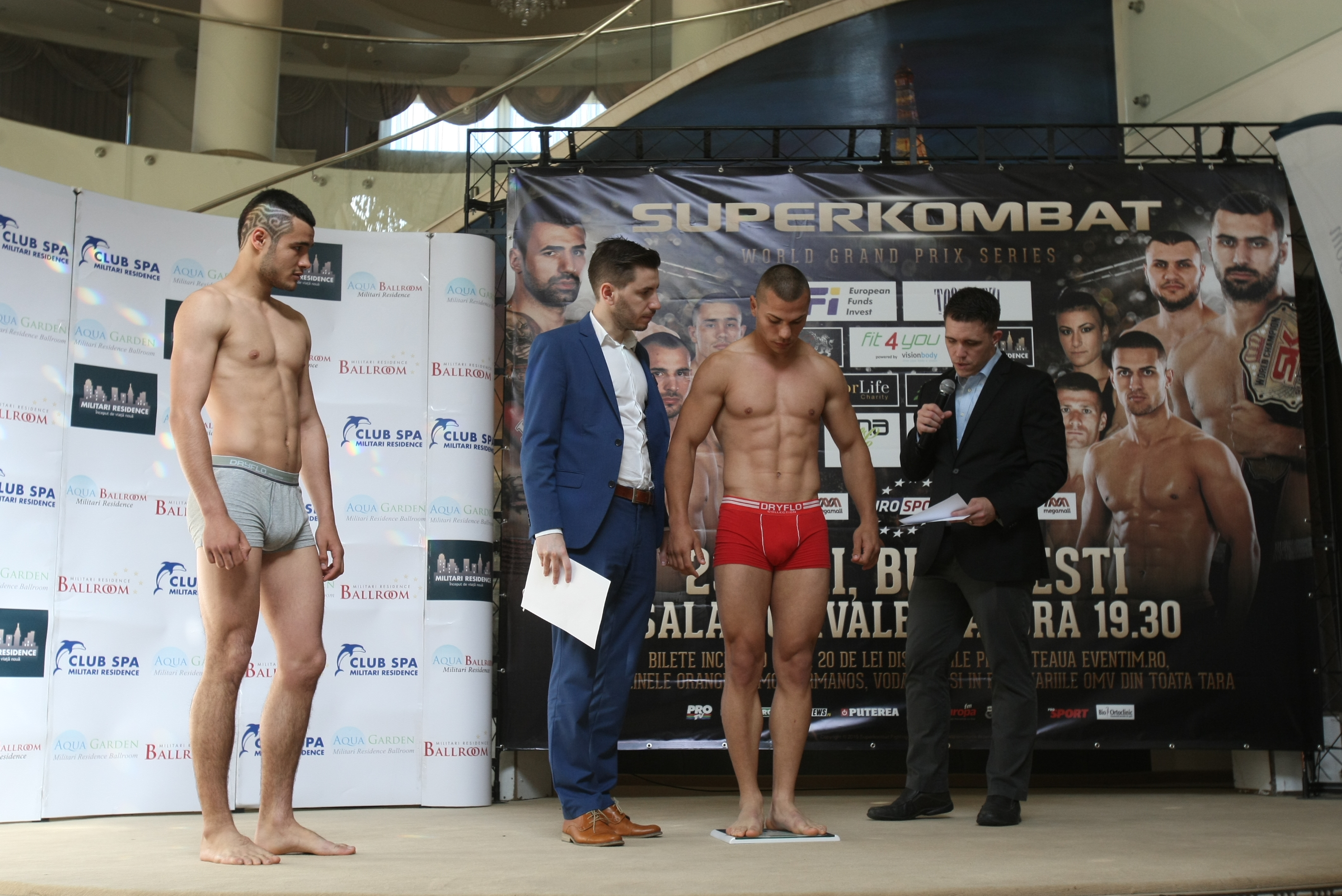 Luptătorii de la Superkombat București au trecut cu bine de proba cântarului oficial / GALERIE FOTO