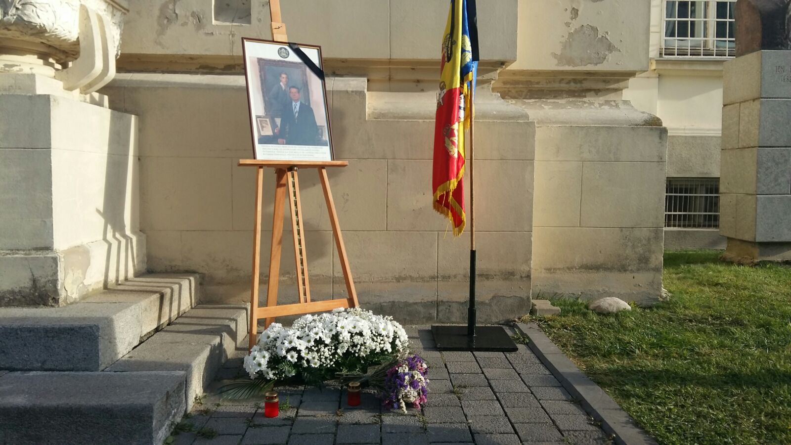 Alba Iulia: Carte de condoleanţe în memoria Regelui Mihai I deschisă în Sala Unirii| FOTO/VIDEO