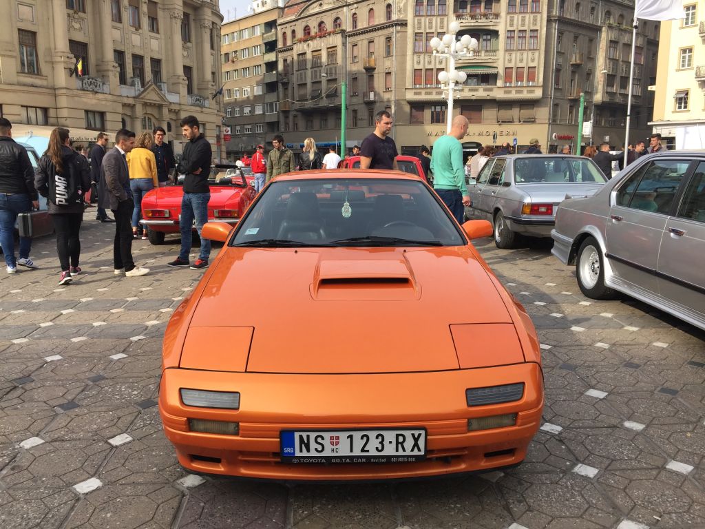 Mașina folosită de Robert Redford în filmul Havana, la Timișoara. E o replică, dar bijuteria a făcut furori printre iubitorii de mașini de epocă
