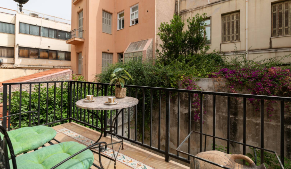 Cum arăta apartamentul închiriat prin Airbnb, din clădirea care s-a prăbușit după o explozie, în Atena