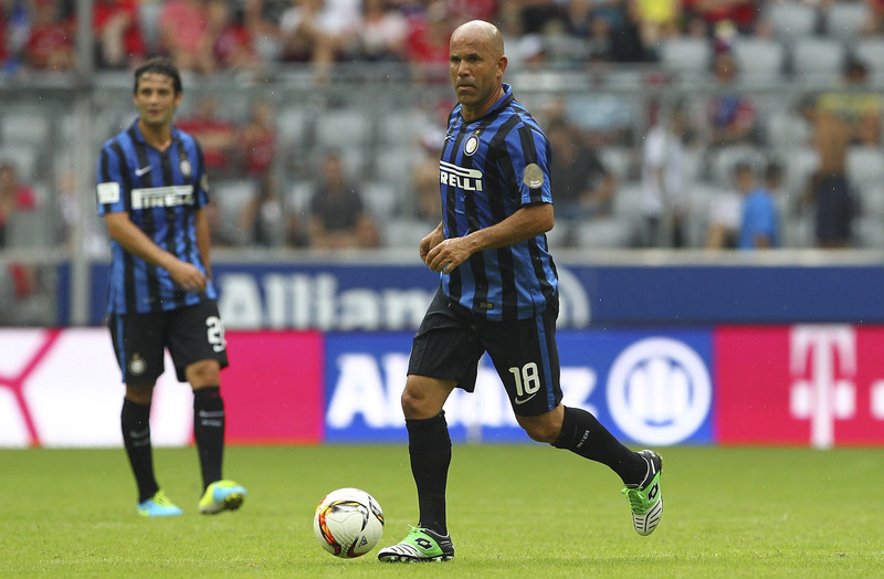 Cristi Chivu a revenit cu succes pe gazon, în demonstrativul Inter Forever - Bayern All Stars / GALERIE FOTO&VIDEO