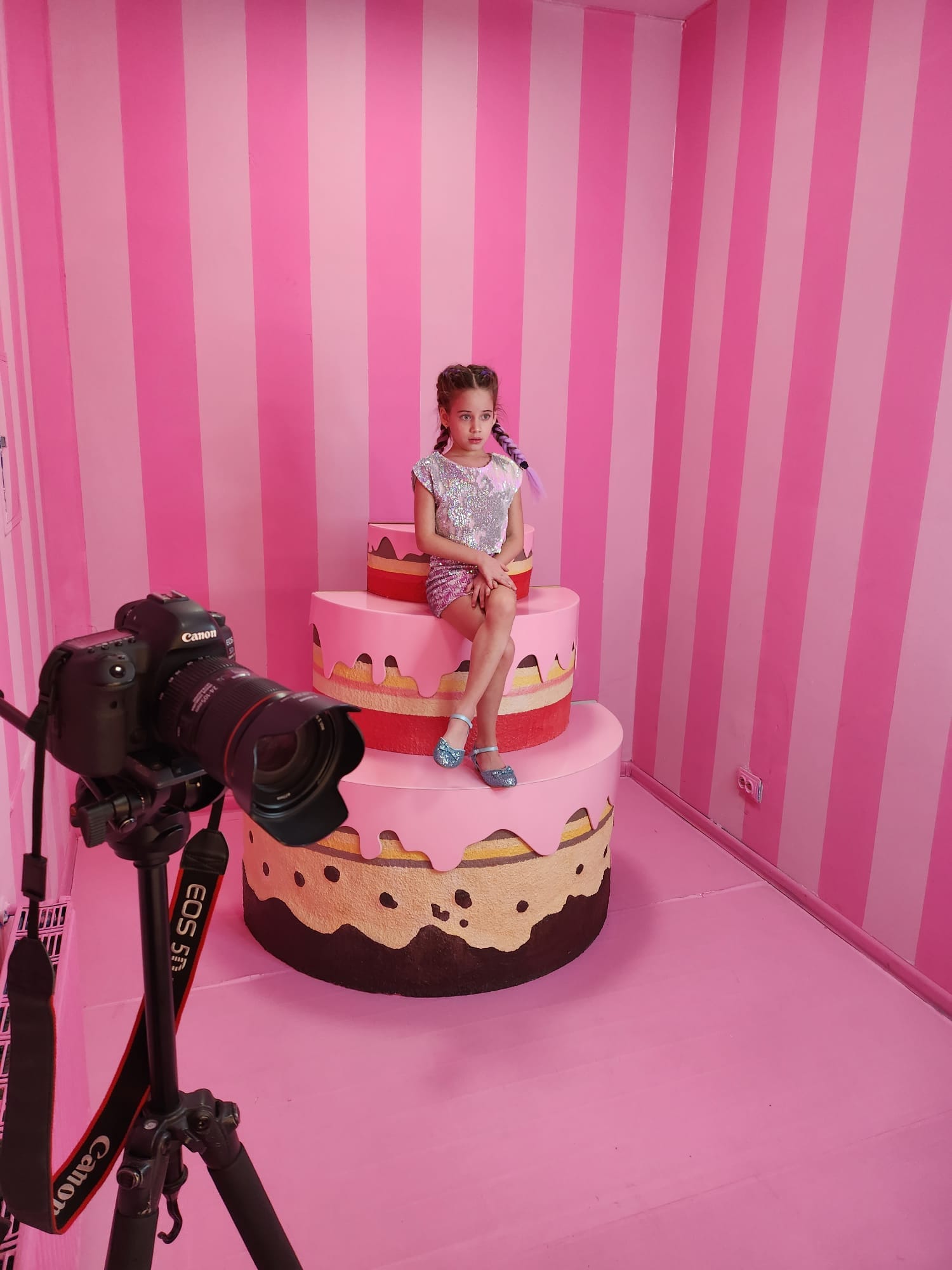 Sânziana Buruiană alăptează de 9 ani fără întrerupere: „Izabelei i-am întrerupt alăptarea când a intrat la școală”. Acum ar vrea să se oprească