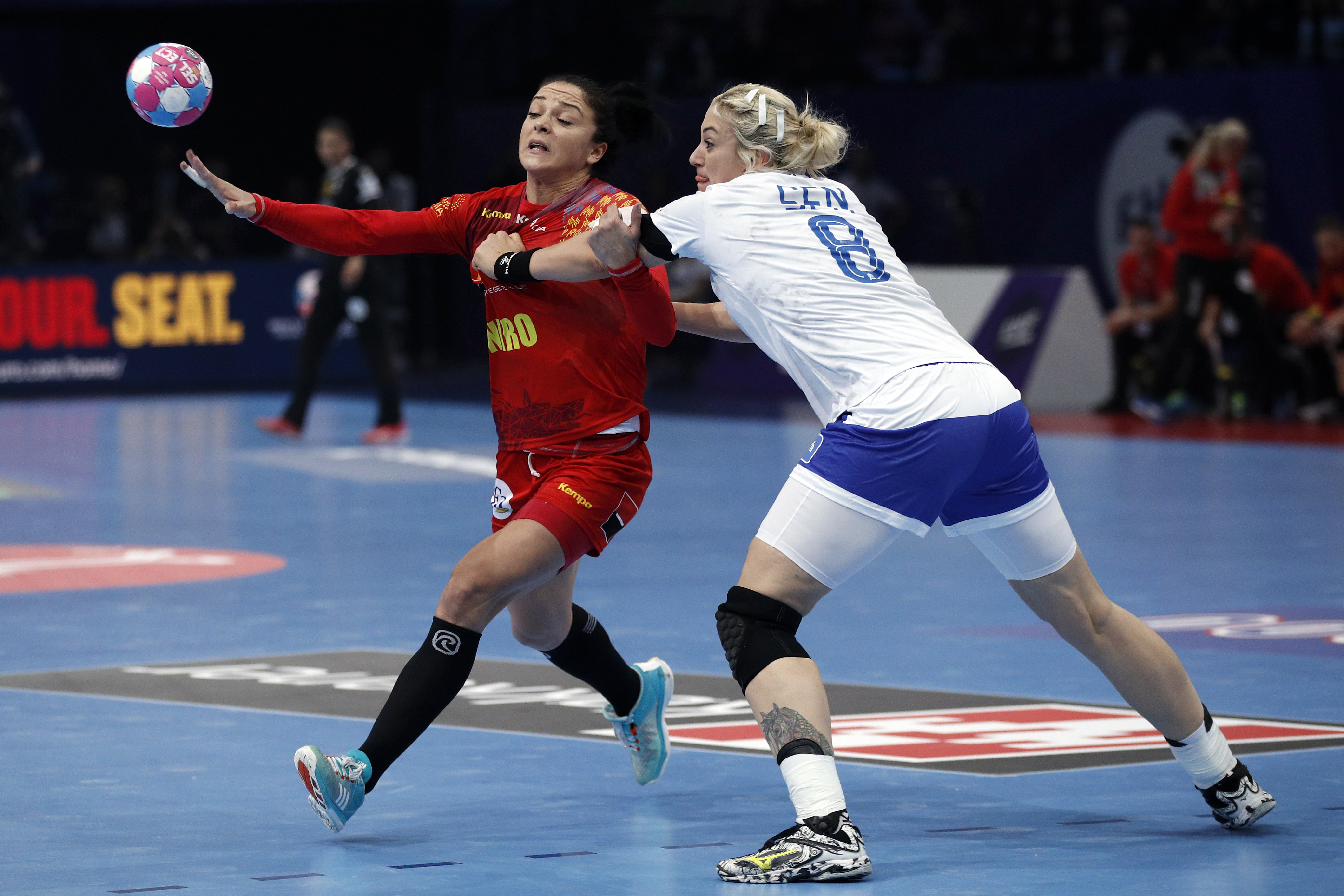 România - Rusia 22 -28. Tricolorele au pierdut fără drept de apel în semifinalele Euro 2018 de handbal feminin. Duminică, finala mică pentru bronz | VIDEO&GALERIE FOTO