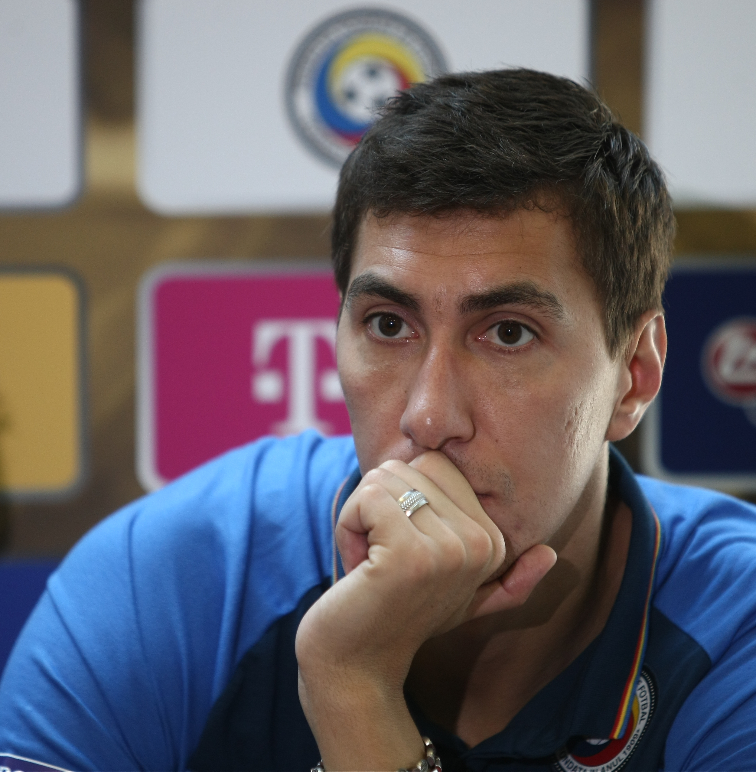 Schimb de replici fabuloase între Iordănescu și Budescu. ”Aștept să te apuci de fotbal”. ”Ce vrei, bă, cine ești?” / GALERIE FOTO