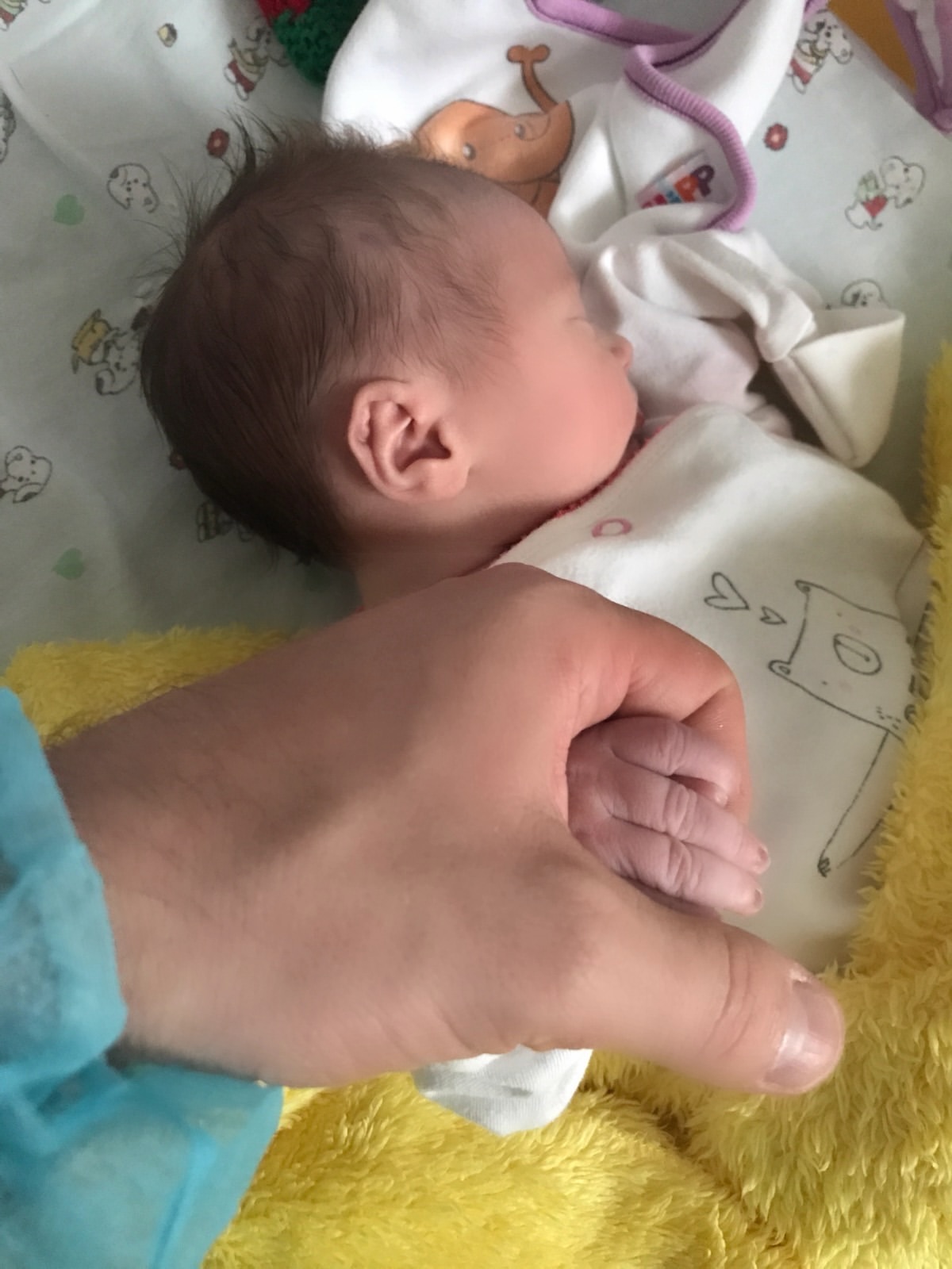Fiica Gabrielei Cristea și a lui Tavi Clonda a împlinit 9 ani. Imagini adorabile cu Victoria de când era bebeluș și până în prezent