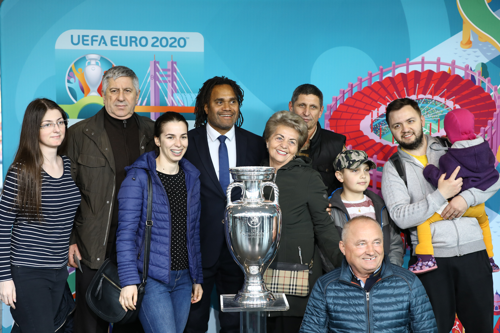 Trofeul CE 2020, la București. Cupa ”Henri Delaunay” a fost la Arena Națională. Sâmbătă, la Mega Mall | GALERIE FOTO&VIDEO
