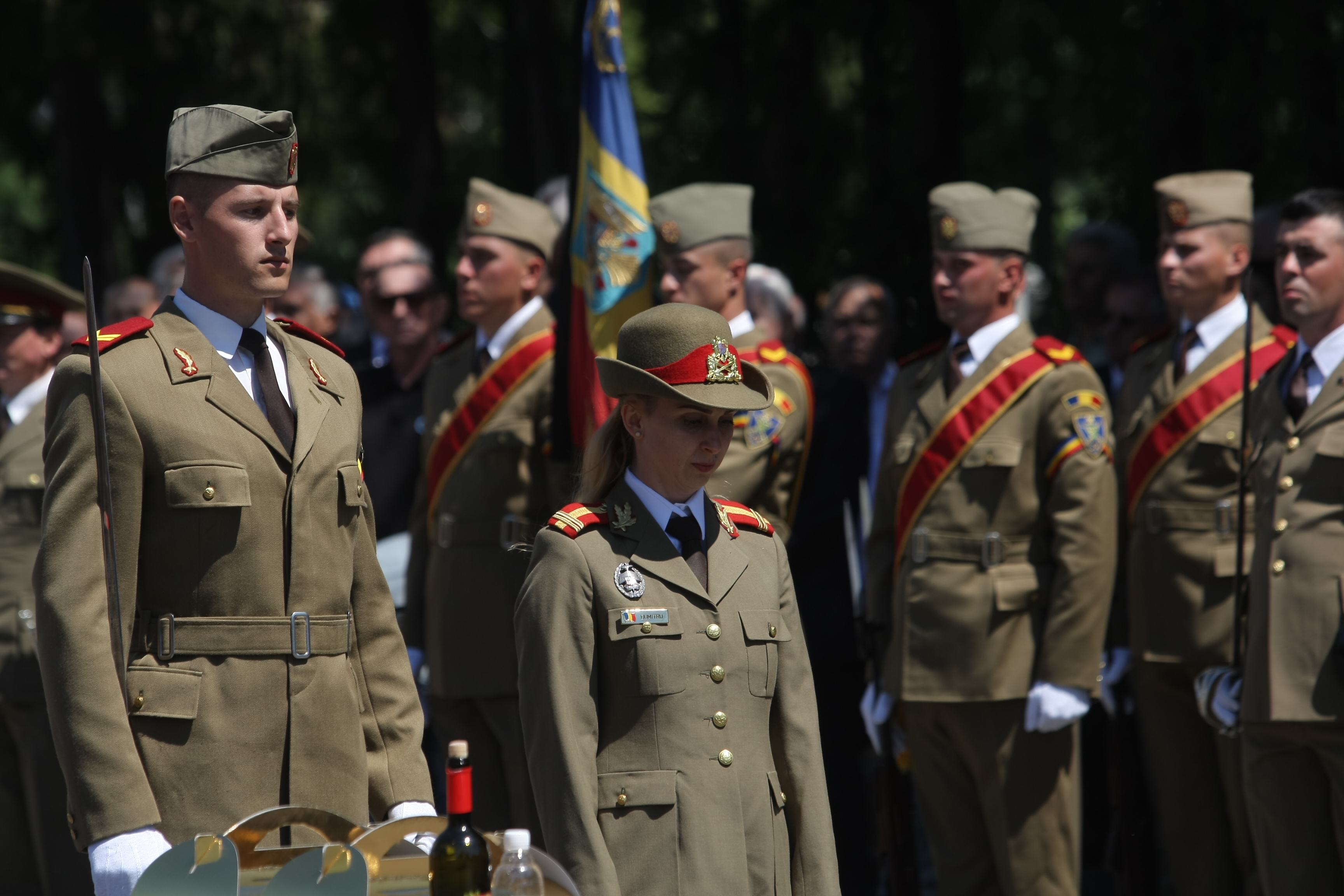 GALERIE FOTO&VIDEO/ Cristian Țopescu, înmormântat cu onoruri militare, la Cimitirul Ghencea Militar din București