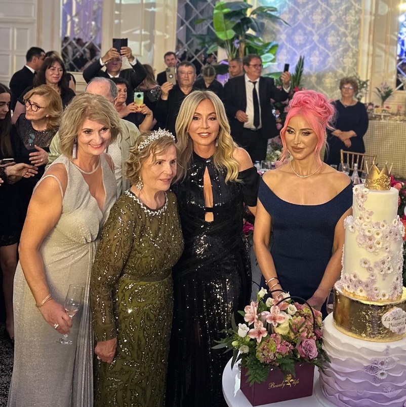Petrecerea de lux dată de Anastasia Soare pentru mama ei, la Constanța. Cum au apărut Loredana Groza, Antonia și Elena Gheorghe