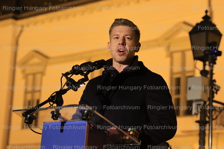 Belháború a Tiszában - Bevizelve, ittasan prolizták a vidéki aktivistákat a fővárosi "új hullámos" párttársaik - kitálaltak a pécsi tiszások