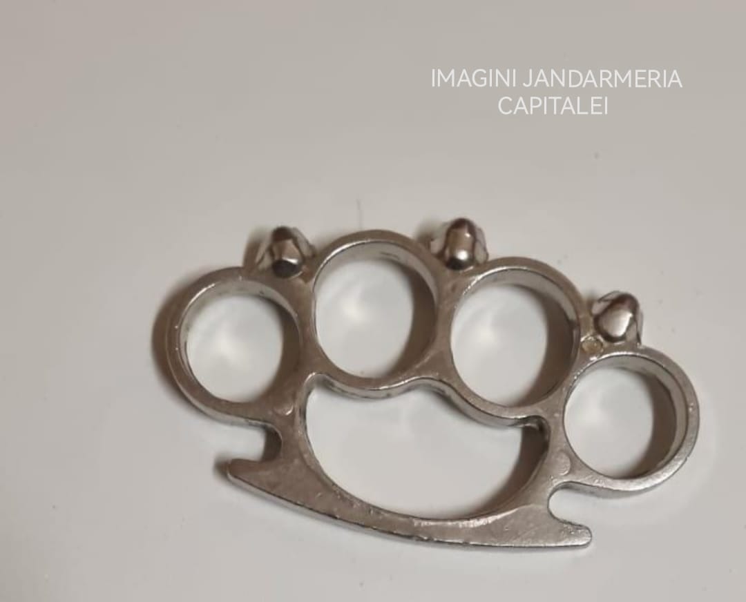 11 persoane, prinse cu substanțe interzise la concertul Deborah De Luca din weekend, de la Hala Laminor. Ce au mai găsit jandarmii