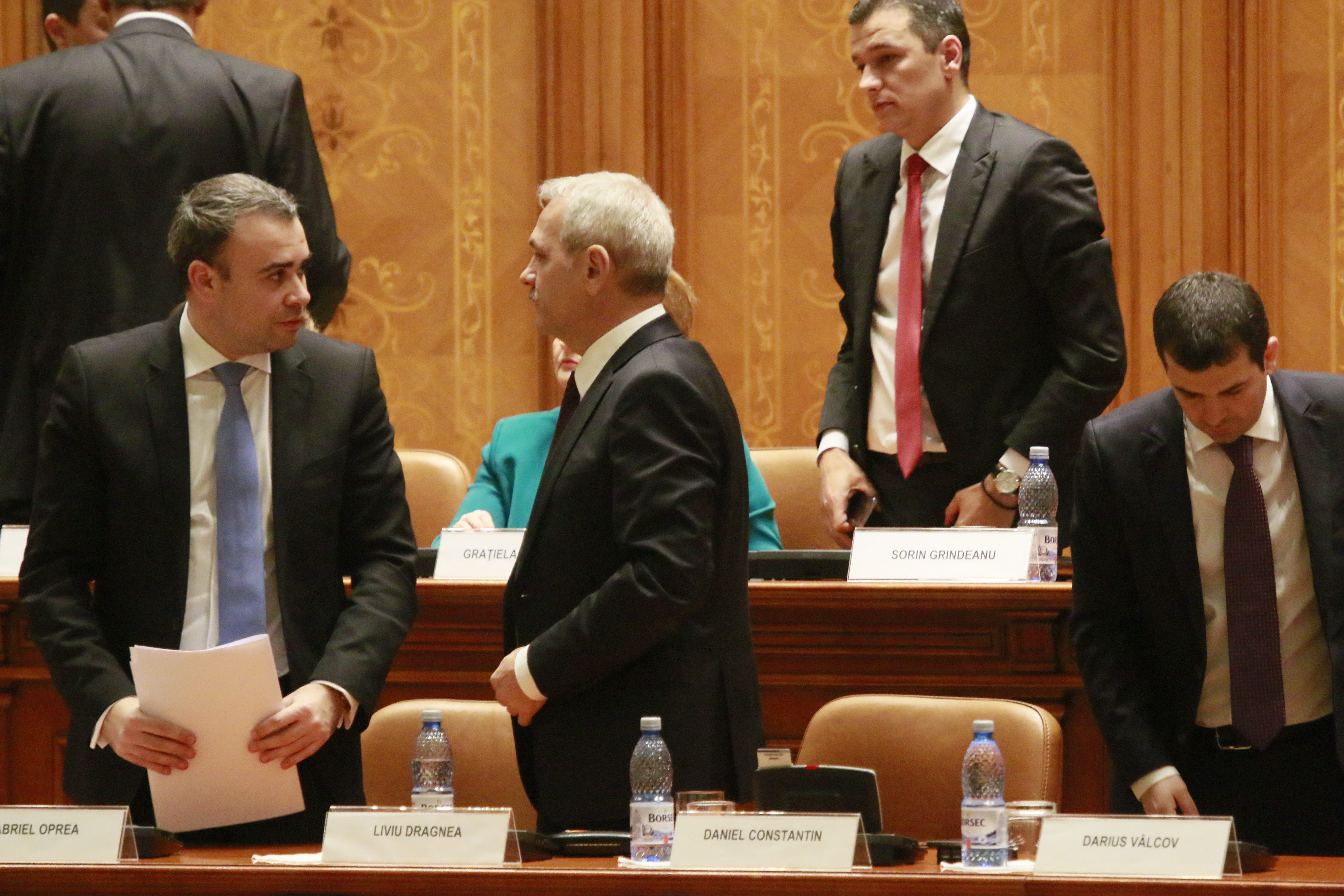 Atunci și Acum: Darius Vâlcov a intrat în politică sub aripa lui Traian Băsescu și a ajuns ”creierul” guvernării PSD-ALDE