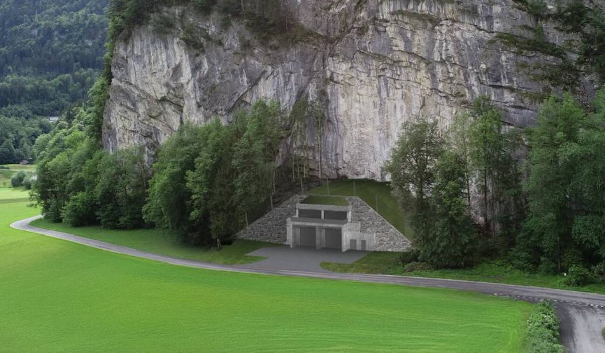 Aur, Ferrari și opere de artă, ascunse în seifuri de 1,07 milioane de euro sub un munte din Elveția. Bogații lumii își vor putea ține aici averile timp de 99 de ani