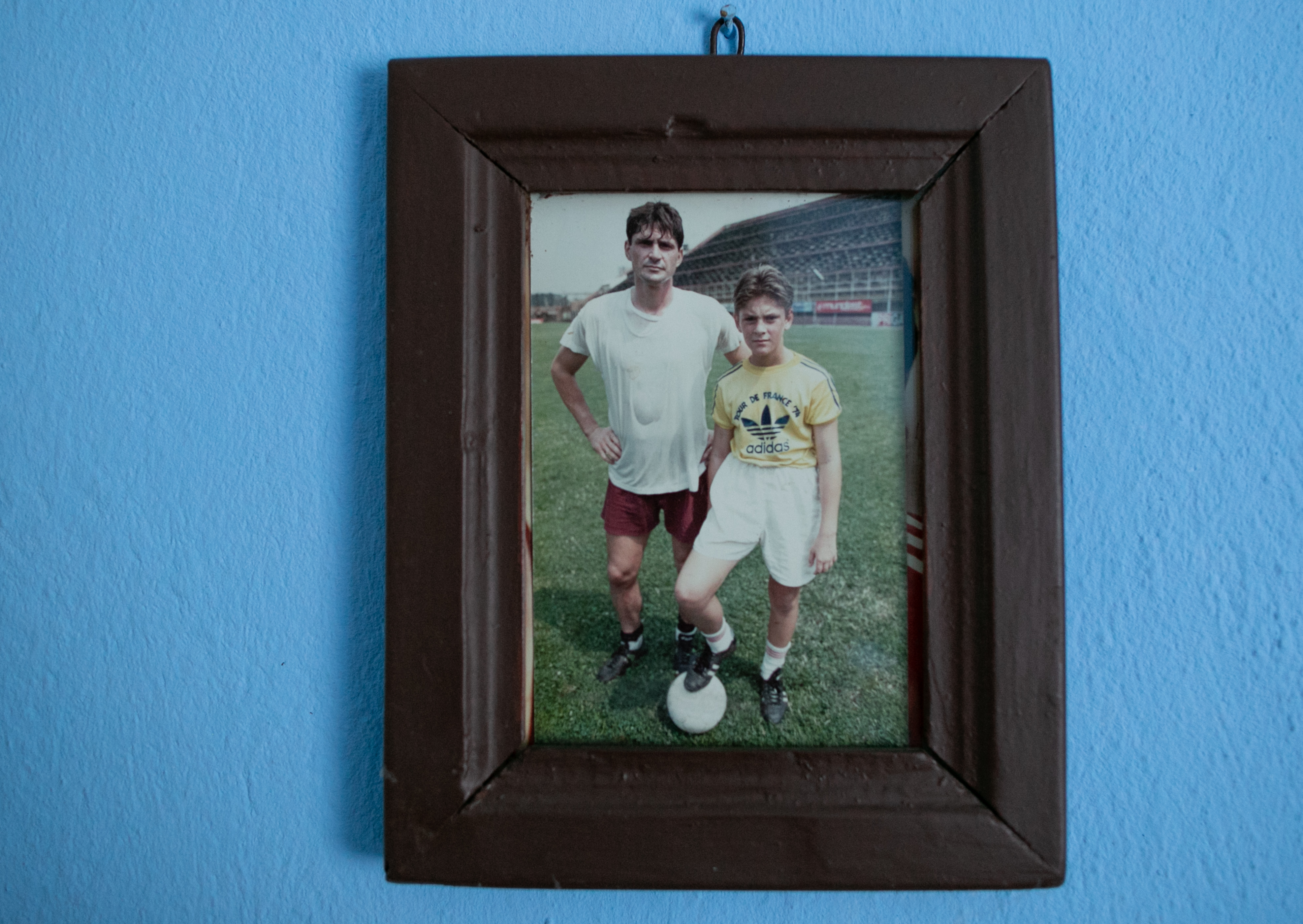 Libertatea a intrat în casa din Moțăței a lui Ștefan Iovan, primul român care a ridicat Cupa Campionilor Europeni. Aici s-a născut legenda! Tanti Lucreția, sora lui Fane: „Cine avea casă mai lângă cazanul cu țuică, făcea avere”
