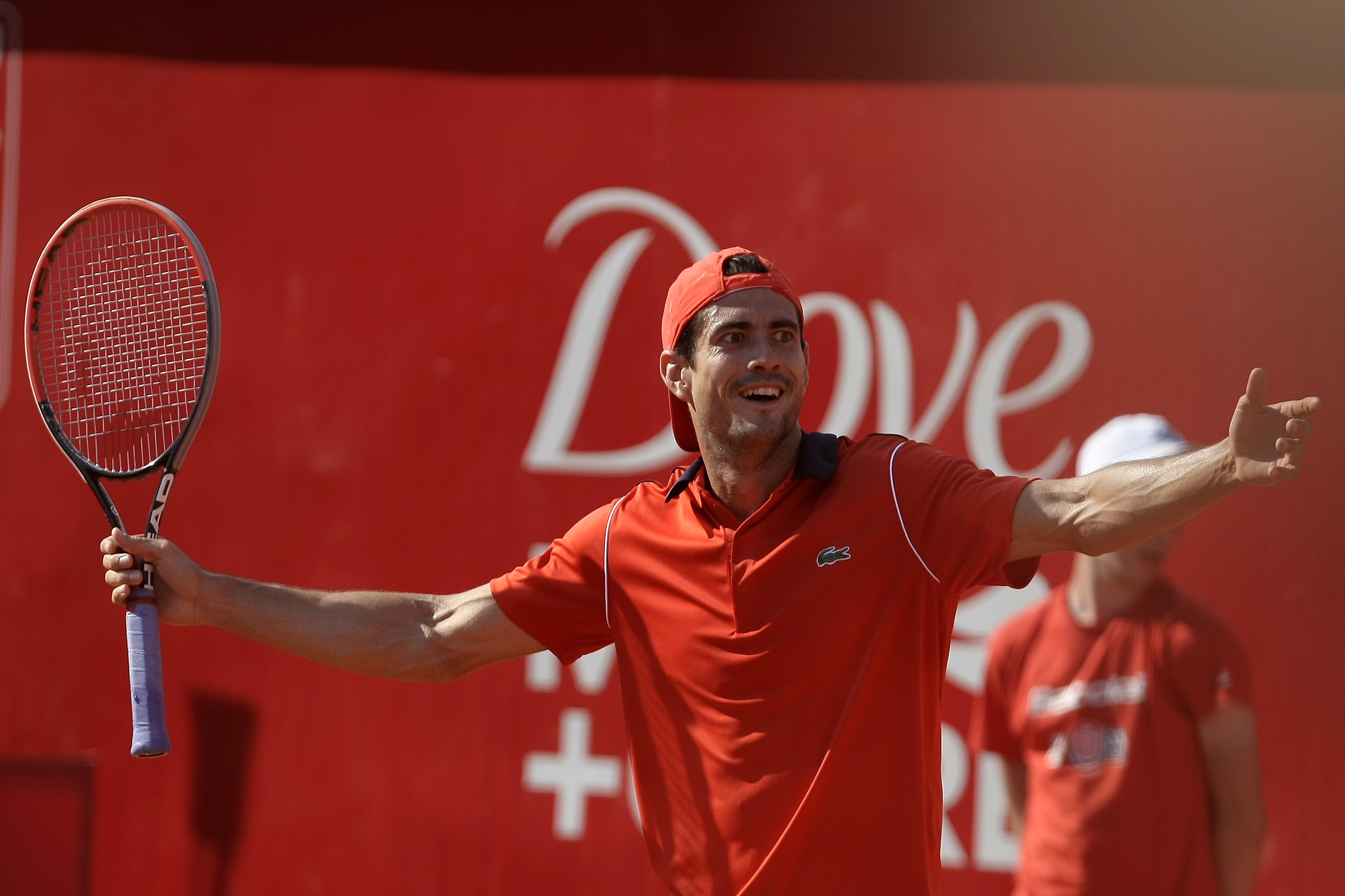Un cerșetor care își face veacul pe la Dinamo a perturbat marea finală / FOTO