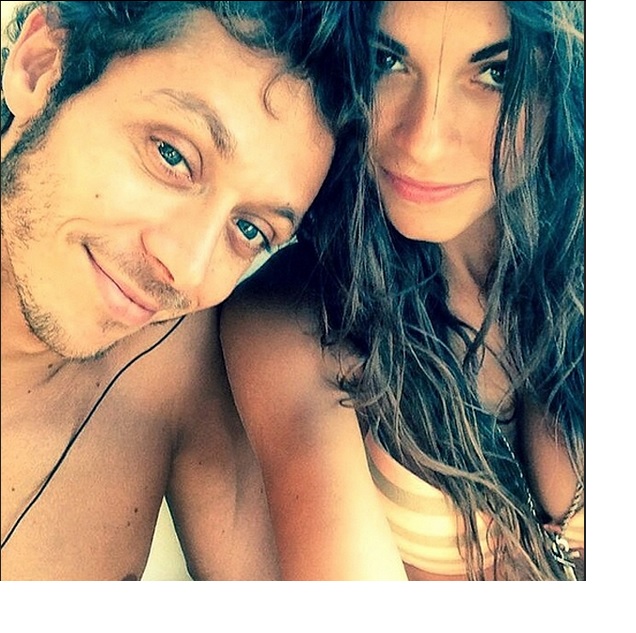 Soția lui Valentino Rossi, GOALĂ pe net. Sportivul a făcut o criză de nervi / GALERIE FOTO&VIDEO