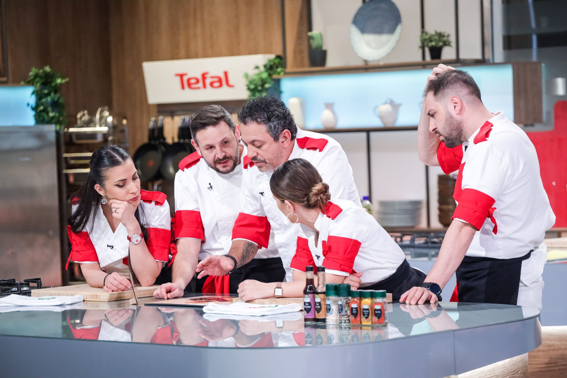 „Chefi la cuțite” 12 iunie. Amalia Esa, concurenta din echipa lui Cătălin Scărlătescu, a fost eliminată din competiție