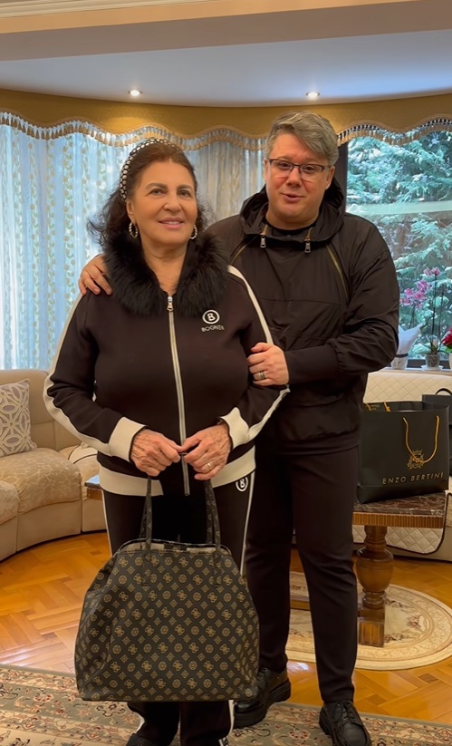 Imagini din casa Irinei Loghin. Fuego a vizitat-o pe artistă în locuința ei din nordul Bucureștiului, de ziua ei de naștere
