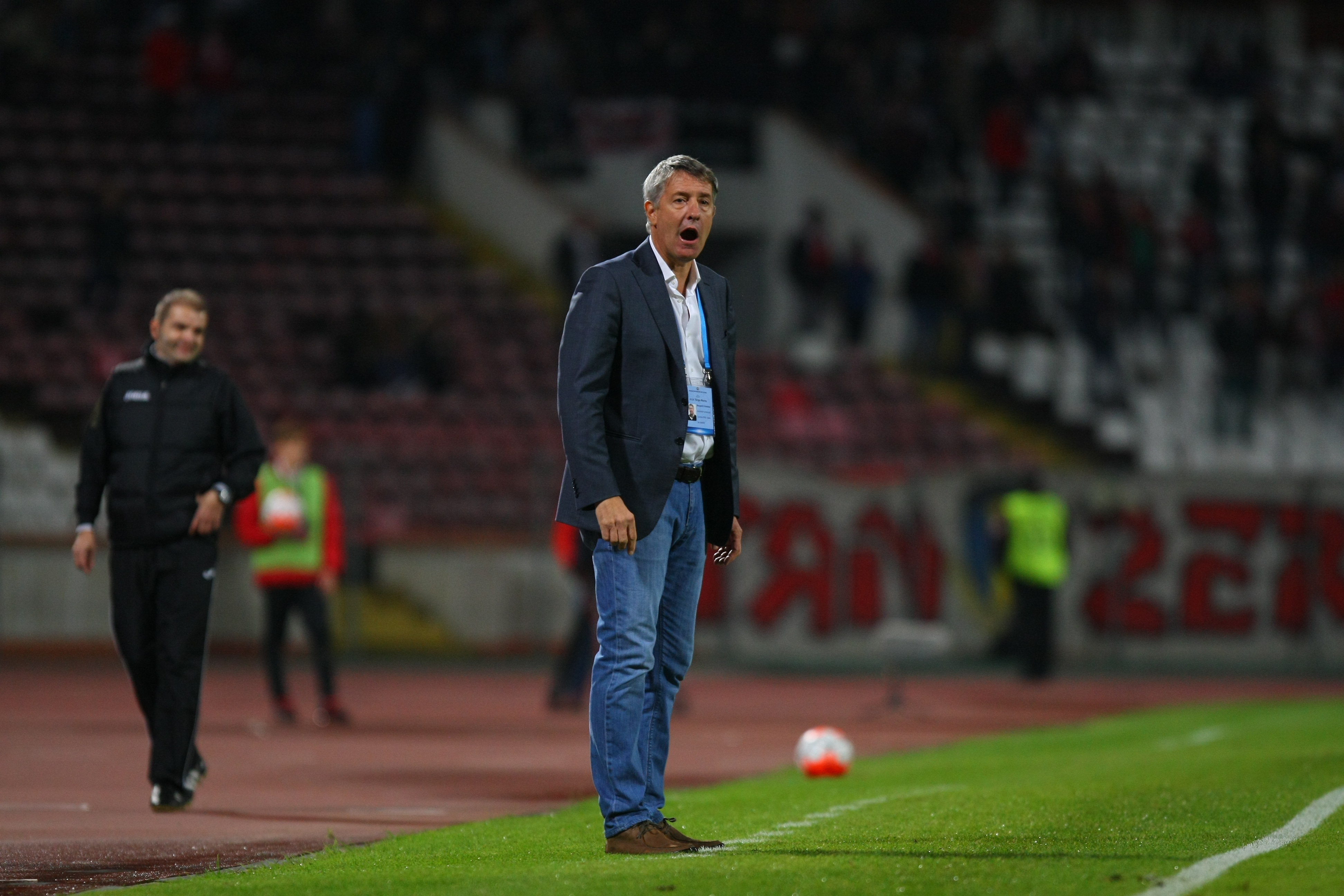 LIGA I LA FOTBAL, etapa a 14-a / Scandal după meciul Dinamo - ASA Tîrgu Mureș 2-1. ^Ardelenii protestează oficial printr-un comunicat în care reclamă un ”fault evident și lipsă de fair-play”! GALERIE FOTO