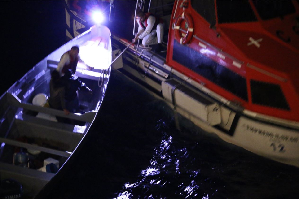 Miracol de Crăciun în Caraibe. Doi pescari au fost salvați printr-un noroc incredibil, după ce au plutit în derivă 20 de zile