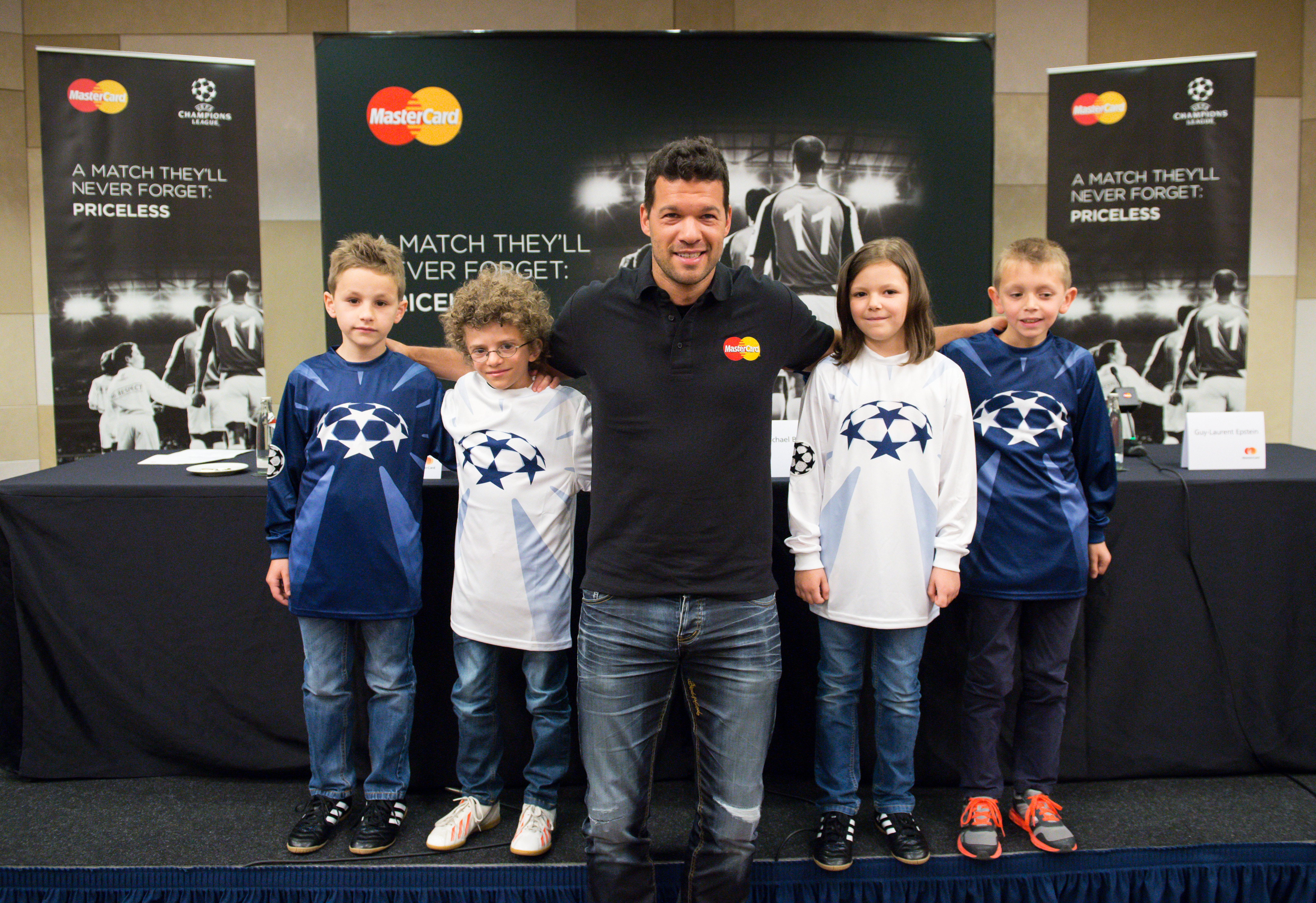 Berlinul fierbe înaintea finalei Ligii Campionilor! Trofeul a ajuns în Capitala Germaniei / GALERIE FOTO
