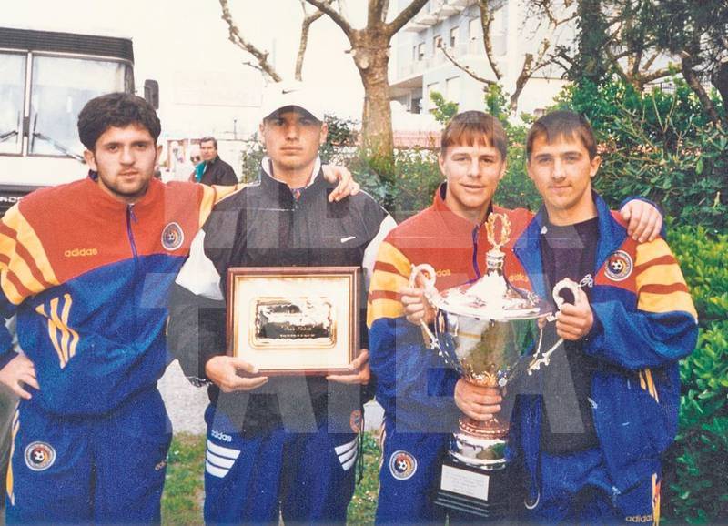 Imagini puţin cunoscute din viaţa şi cariera lui Adrian Mutu. Briliantul, cum nu l-aţi mai văzut niciodată