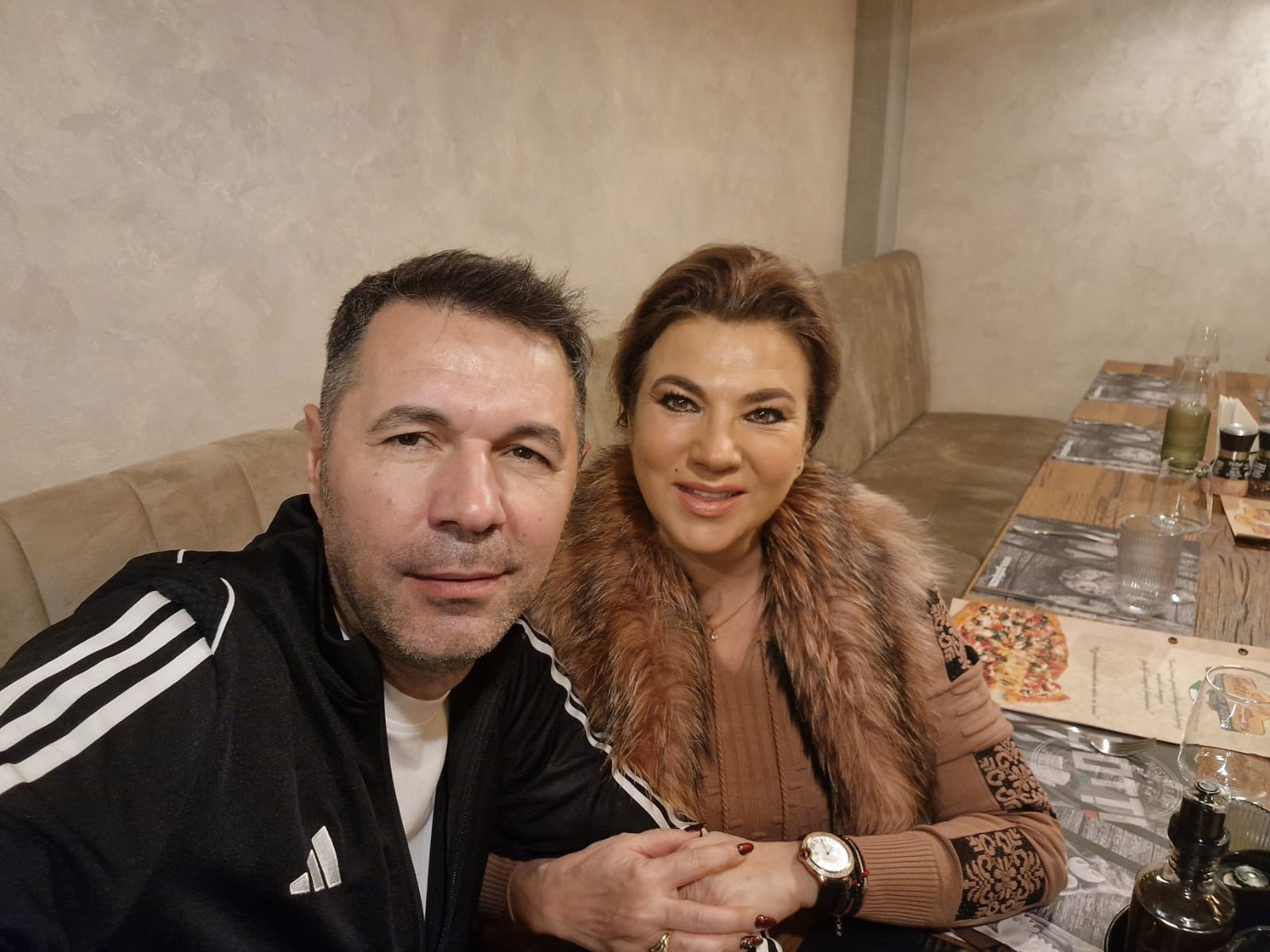Mihaela Borcea a fost cerută în căsătorie. Imagini cu momentul special: „Un bărbat deosebit, care m-a învățat să iubesc din nou”