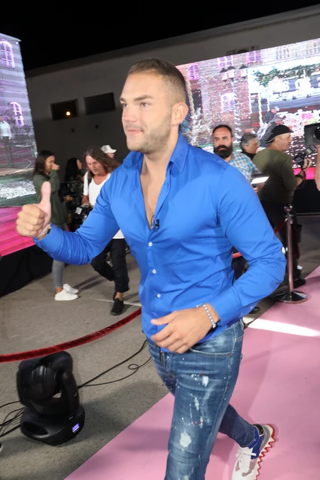 Više nije sam: Evo kako izgleda nova devojka Anđela Rankovića! (Foto)