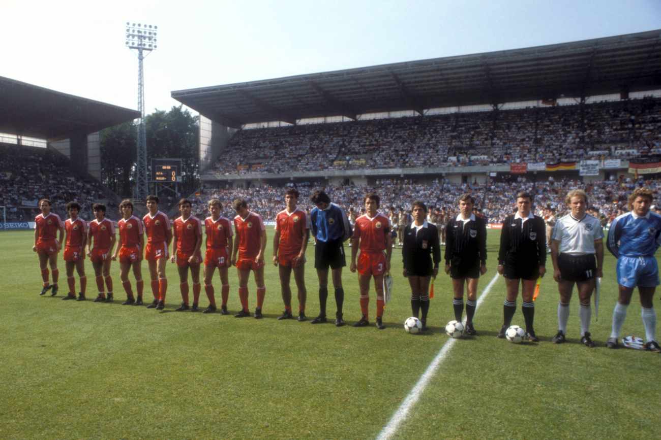 Cine a fost Mircea Lucescu. Imagini de arhivă cu căpitanul României la Mondialul din 1970, creatorul lui Dinamo de la finalul anilor '80 și unul dintre cei mai titrați antrenori din istorie