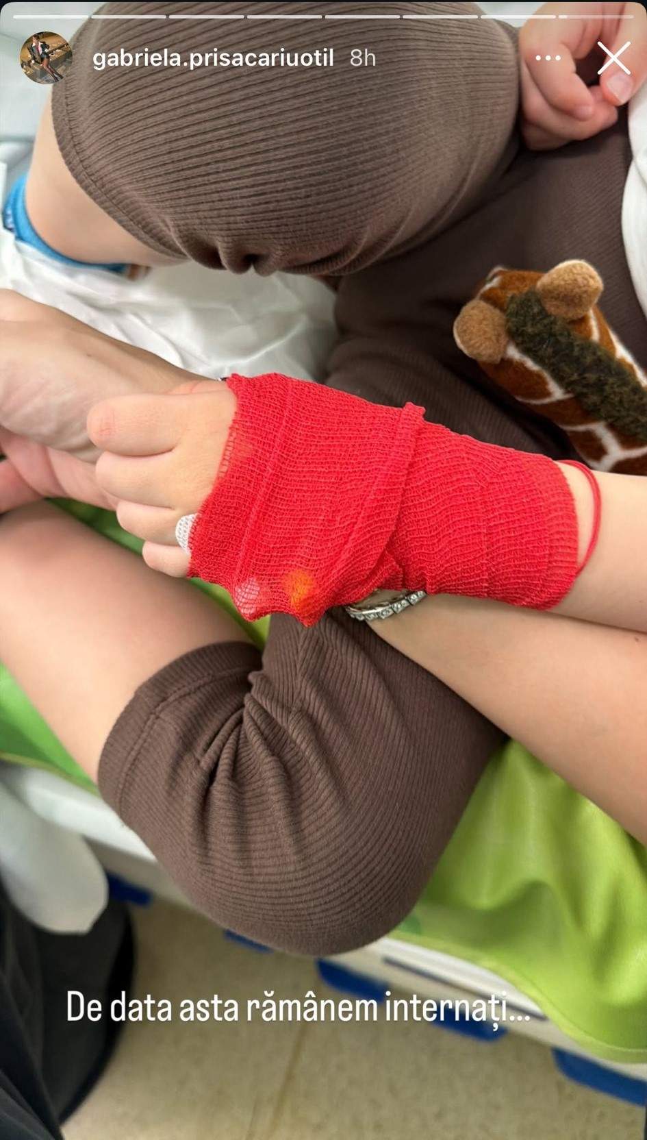 Gabriela Prisăcariu și fiul ei, internați de urgență. Ce a pățit micul Tiago. „Am mai fost la o perfuzie”