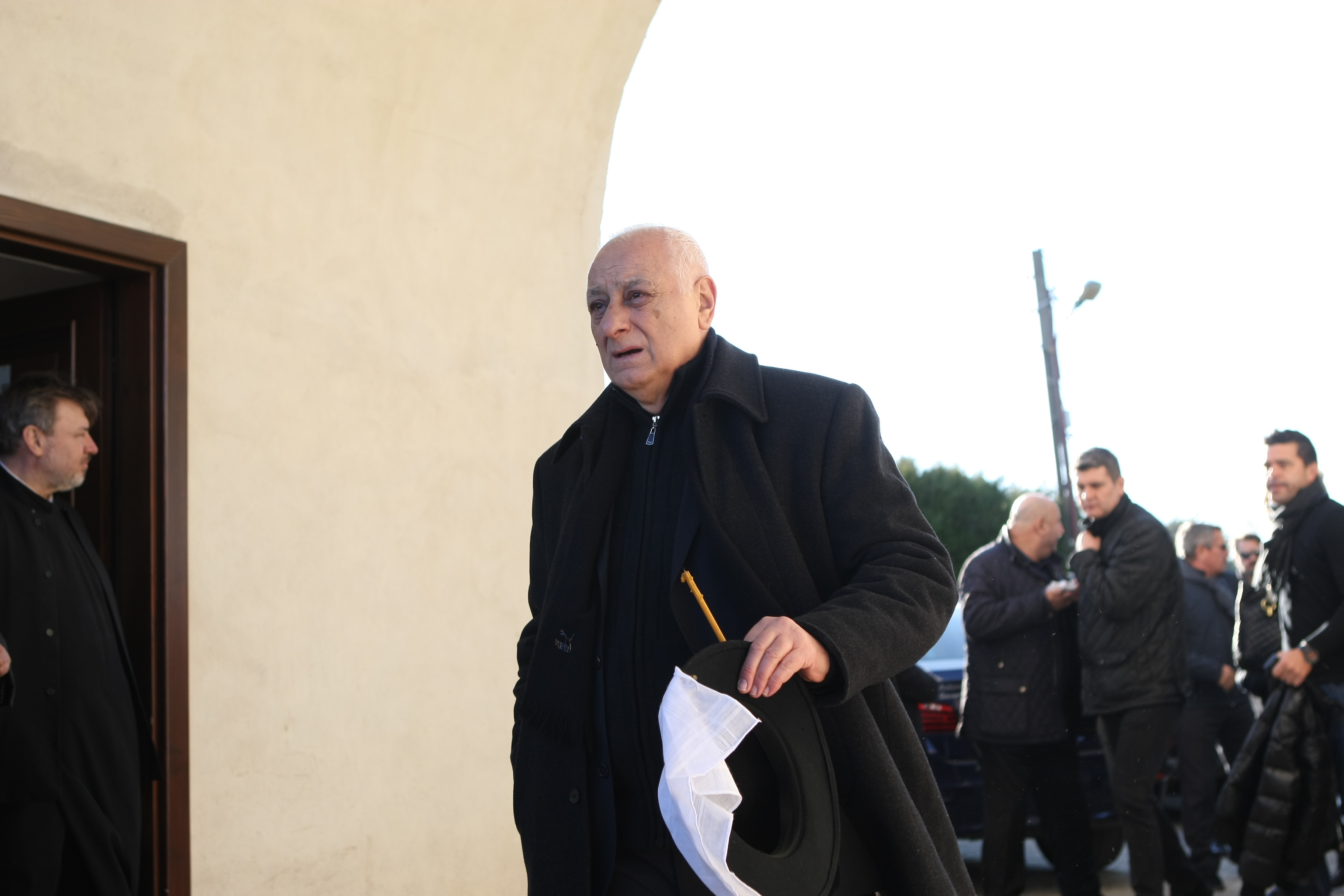 Daniel Prodan a fost înmormântat, azi, la cimitirul Sf. Ilie din Voluntari. Promisiune în lacrimi făcută de Gică Popescu: ”Îți vom îndeplini visul” | GALERIE FOTO