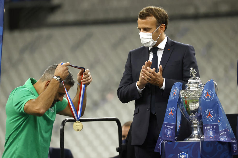 VIDEO | PSG a cucerit Cupa Franţei, în fața a 5.000 de spectatori. Președintele Emmanuel Macron i-a felicitat pe protagoniști