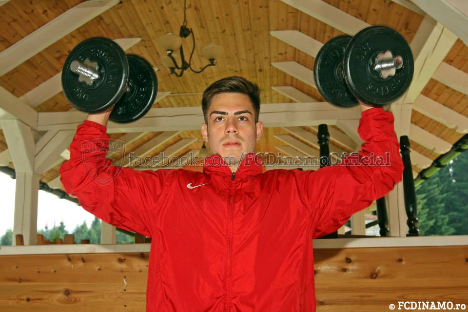 FOTO / Stoican le umflă muşchii ”câinilor” pentru Liga I
