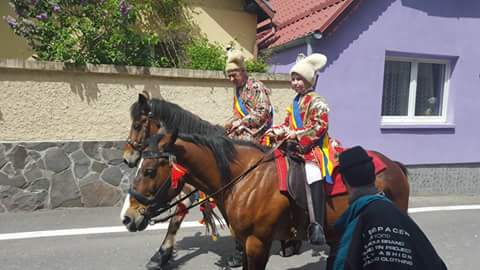 Mii de oameni au asistat la Parada Junilor la Brașov | GALERIE FOTO