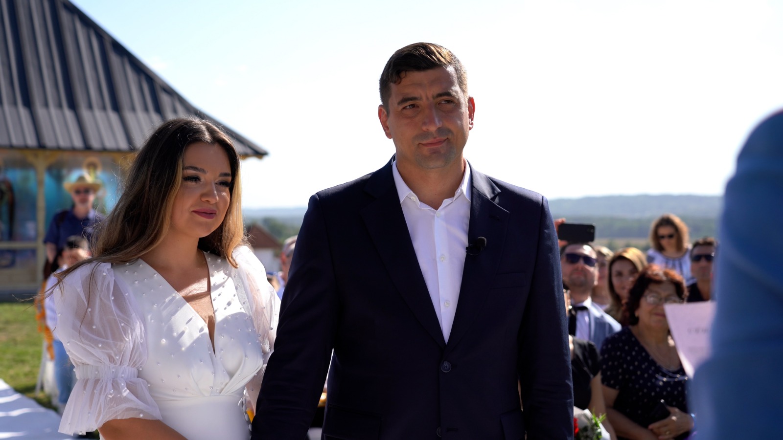 George Simion s-a cununat civil cu Ilinca Munteanu. „Mâine e ziua cea mare, când vom spune «da» în fața lui Dumnezeu”