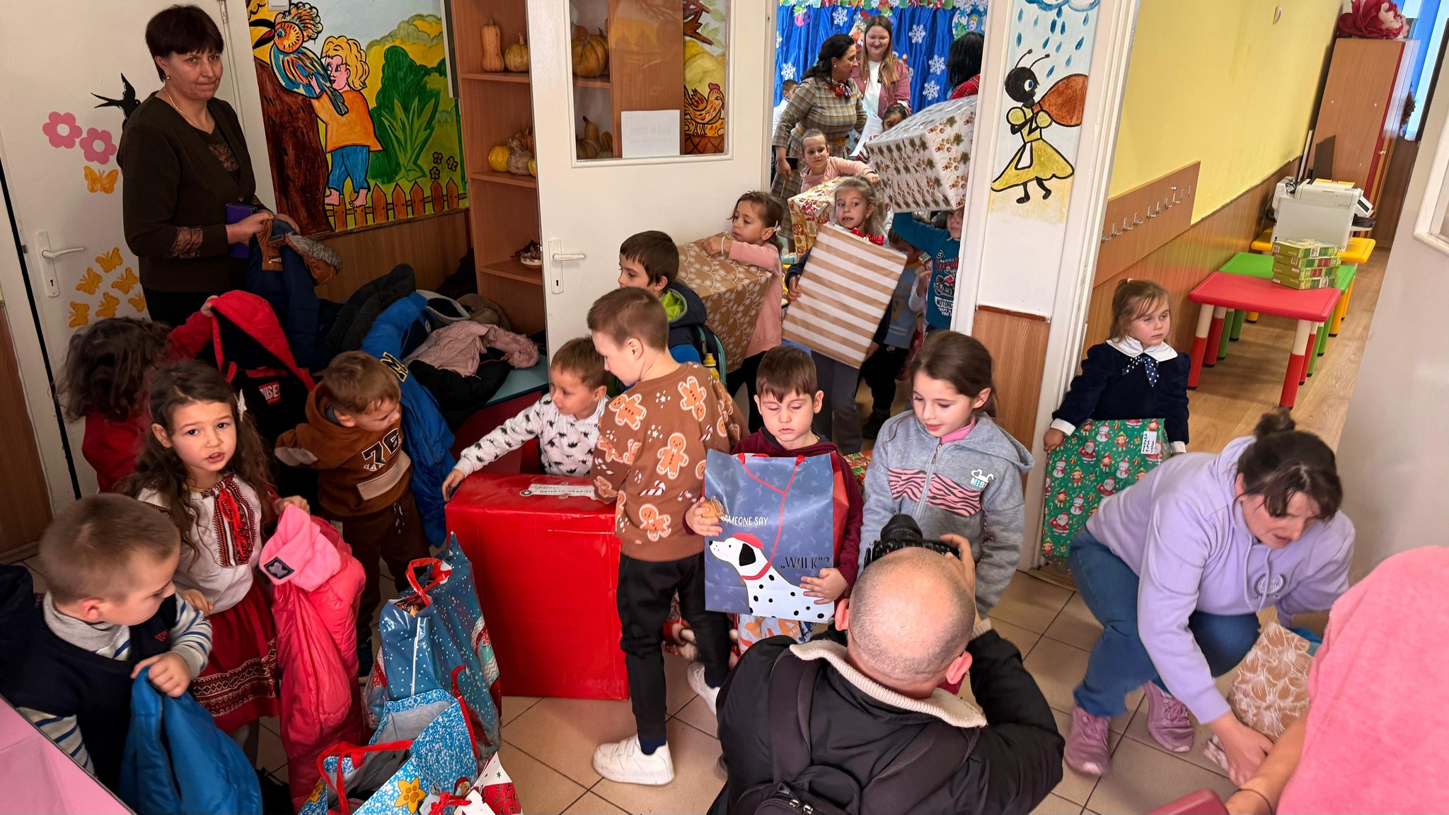 Ringier România și Fundația Ringier au organizat Secret Santa for a Smile: cadouri pentru un zâmbet