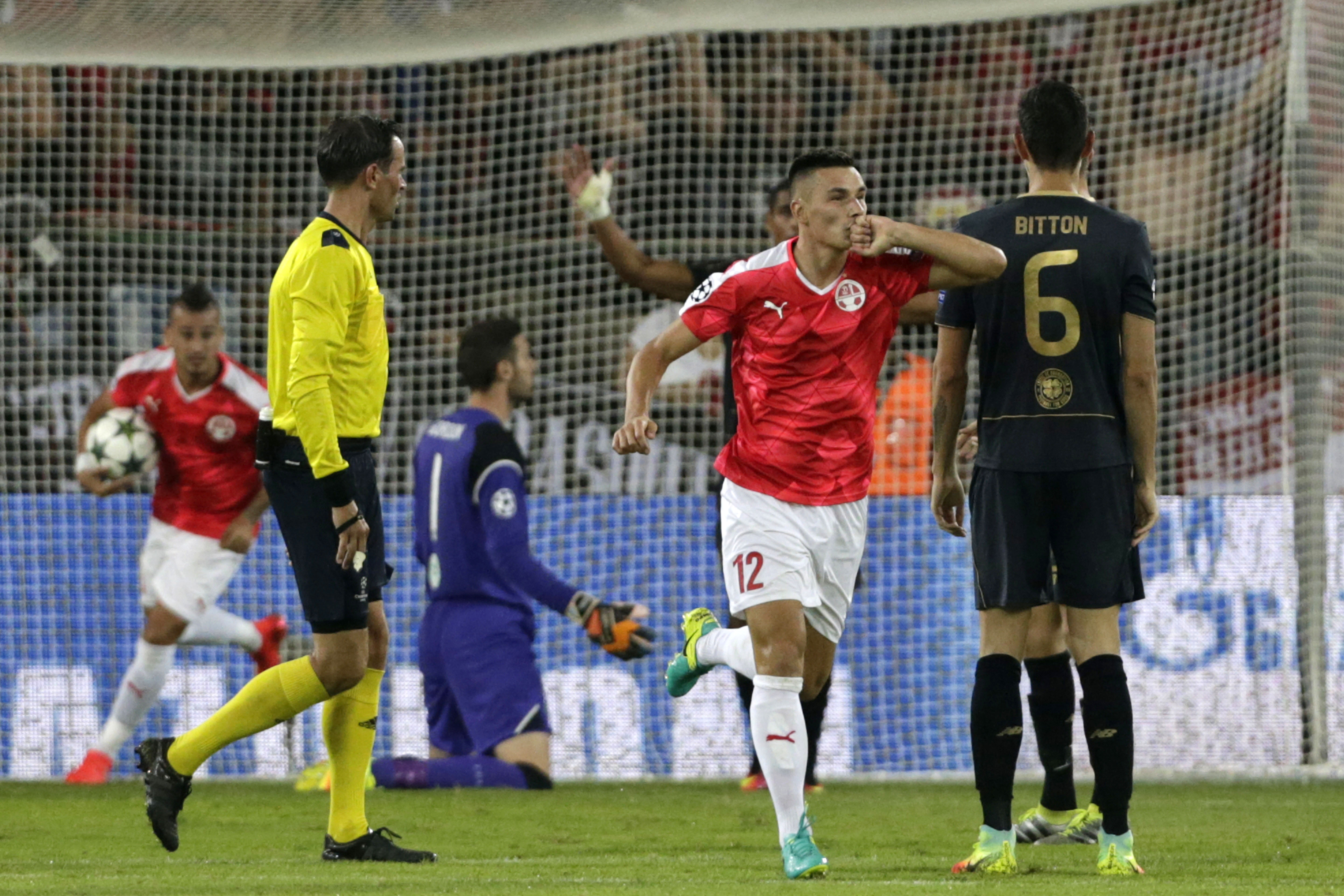 Liga Europa. Ovidiu Hoban a fost ales omul meciul Hapoel Beer Sheva - Inter Milano 3-2. Românul a făcut show și după joc! FOTO ÎN ARTICOL