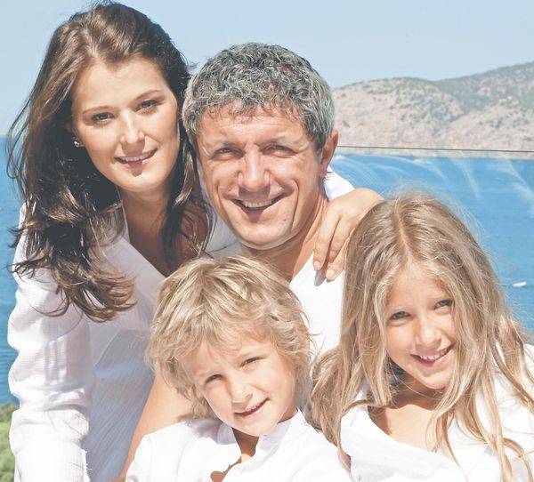 Gică Hagi și-a adus nepotul la Academie! ^Nicolas, băiatul lui Gică Popescu, a dat primele goluri pentru generația 2003 a Viitorului. Am aflat când va fi eliberat ”Baciul” / GALERIE FOTO