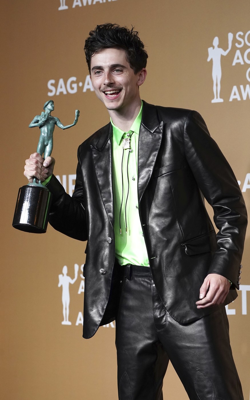 Când apare în cinematografele din România filmul „Marty Suprem”, pentru care Timothee Chalamet a primit primul său Glob de Aur