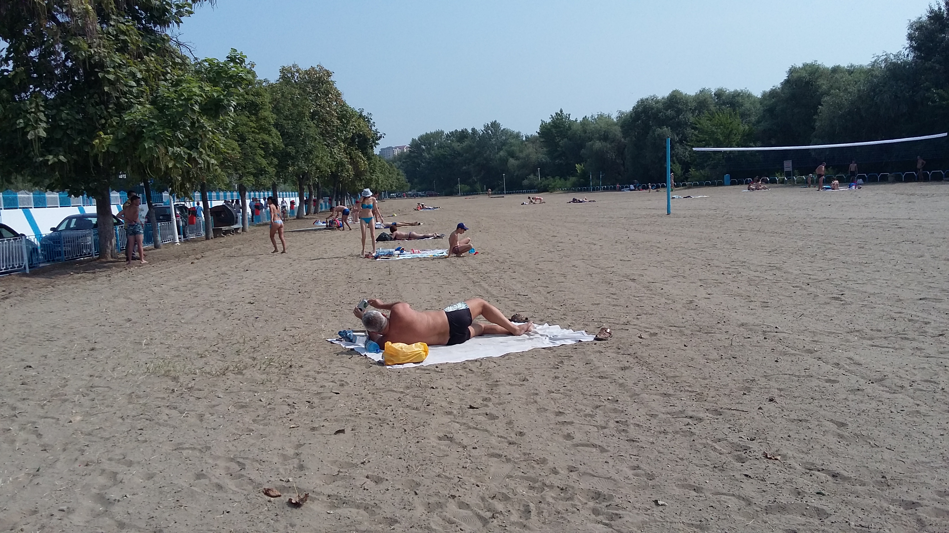 Au redeschis plaja, dar fără apă în bazine! ”Înoată” la duș | GALERIE FOTO