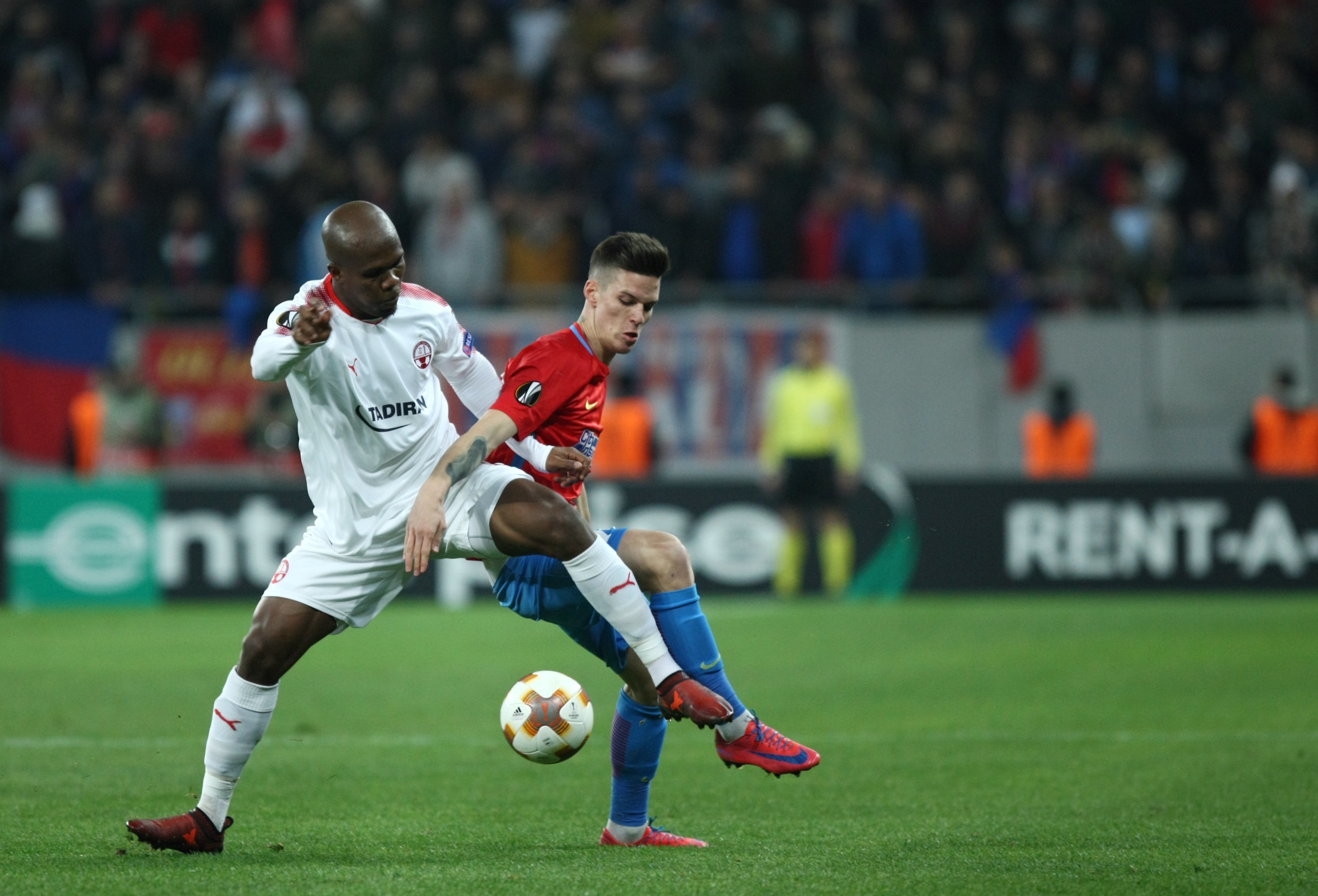 LIVETEXT FCSB - Hapoel Beer Sheva, în Liga Europa. S-a terminat 1-1 și roș-albaștrii s-au calificat în 16-imile competiției. Alibec a plâns când a fost înlocuit | GALERIE FOTO