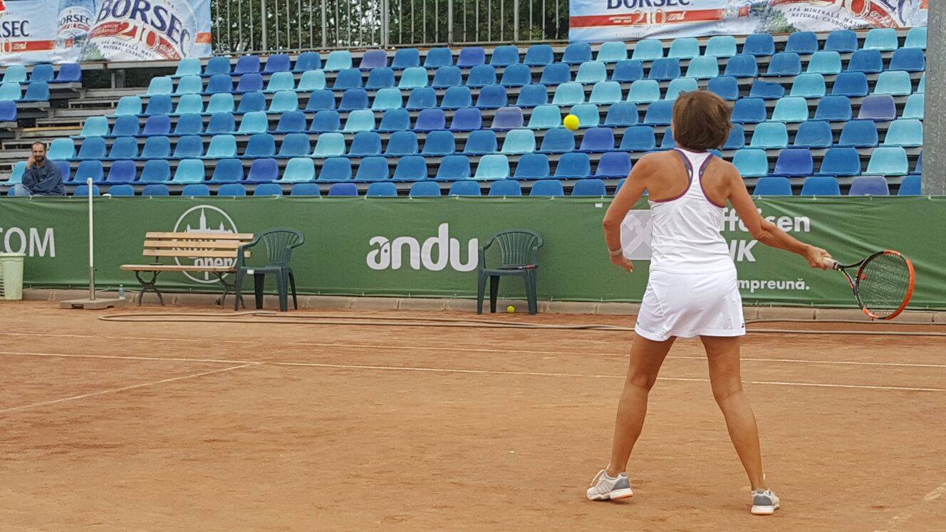 Carmen Iohannis a jucat tenis cu copiii, în Sibiu. Apariție de senzație pe teren / FOTO & VIDEO