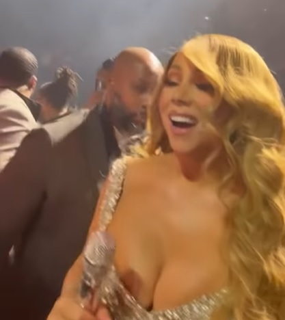 Rihanna, cerință îndrăzneață pentru Mariah Carey: Pe ce parte a corpului a pus-o să-i dea un autograf. Video