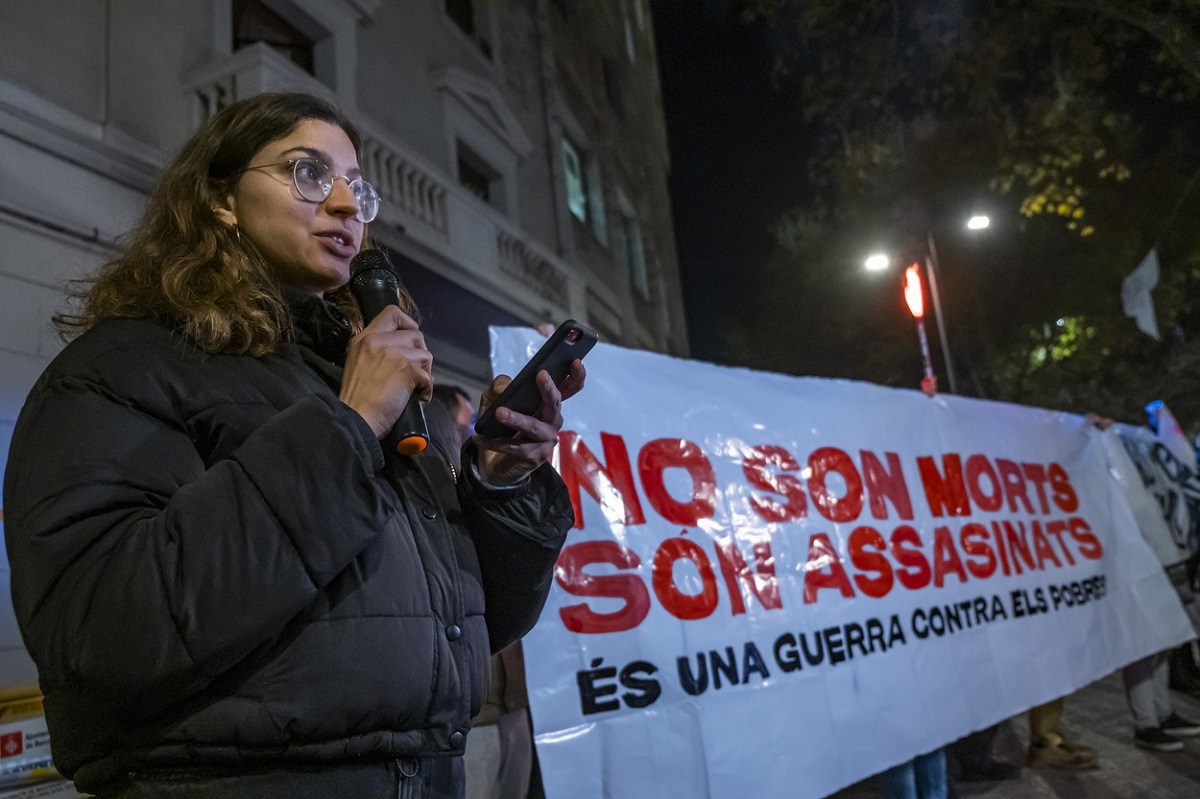 „I-au ucis bogații!”. O româncă și copiii ei, o fetiță de 4 luni și un băiețel de 3 ani, au murit într-o fostă bancă, în Barcelona