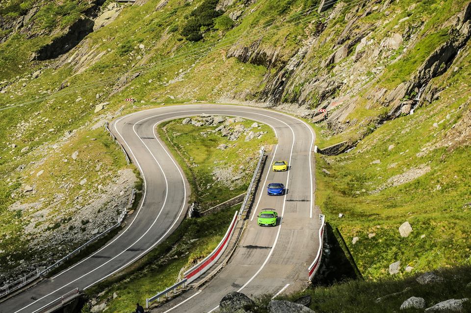 Reclamă pentru Lamborghini Huracan, filmată pe Transfăgărășan. Imagini inedite cu supercarurile pe cel mai spectaculos drum din România
