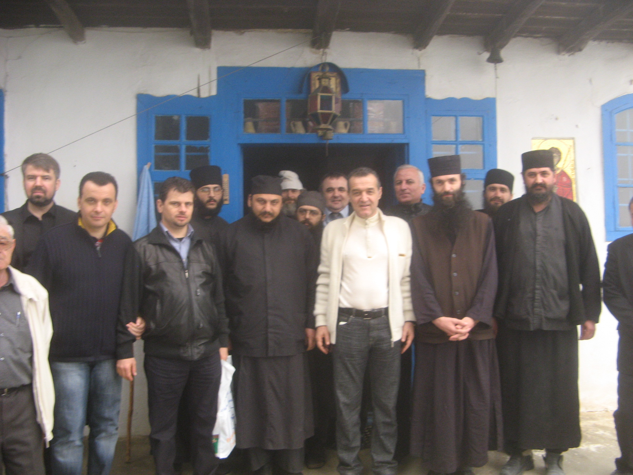 GALERIE FOTO / Cu pozele acestea îşi va ilustra Gigi Becali trilogia. Imagini unice