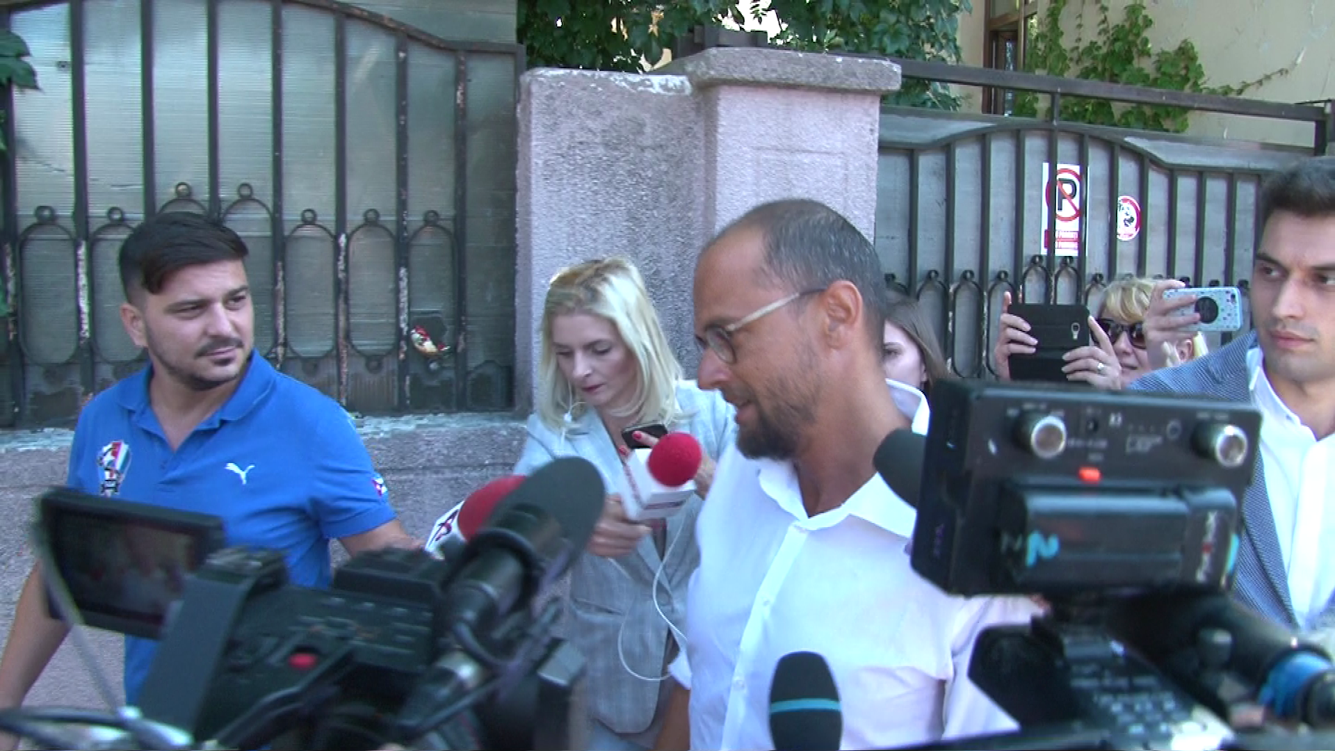 UPDATE / Oreste Teodorescu, la ieșirea din sediul DIICOT Ploiești: "Nu am nicio legătură cu acest dosar"/ FOTO