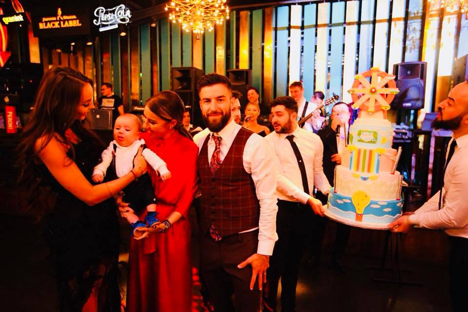 Câți bani a dat nașa Anamaria Prodan pentru cel mai proaspăt finuț al ei. A pus o sumă impresionantă în plic pentru fiul lui Gabi Enache | FOTO
