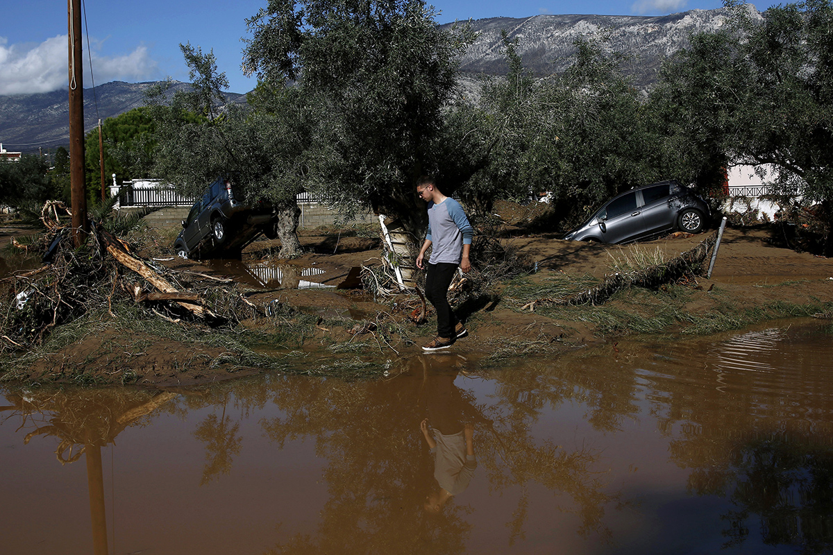 Imaginile dezastrului după furtuna din Grecia! Trei persoane au murit în urma vijeliilor