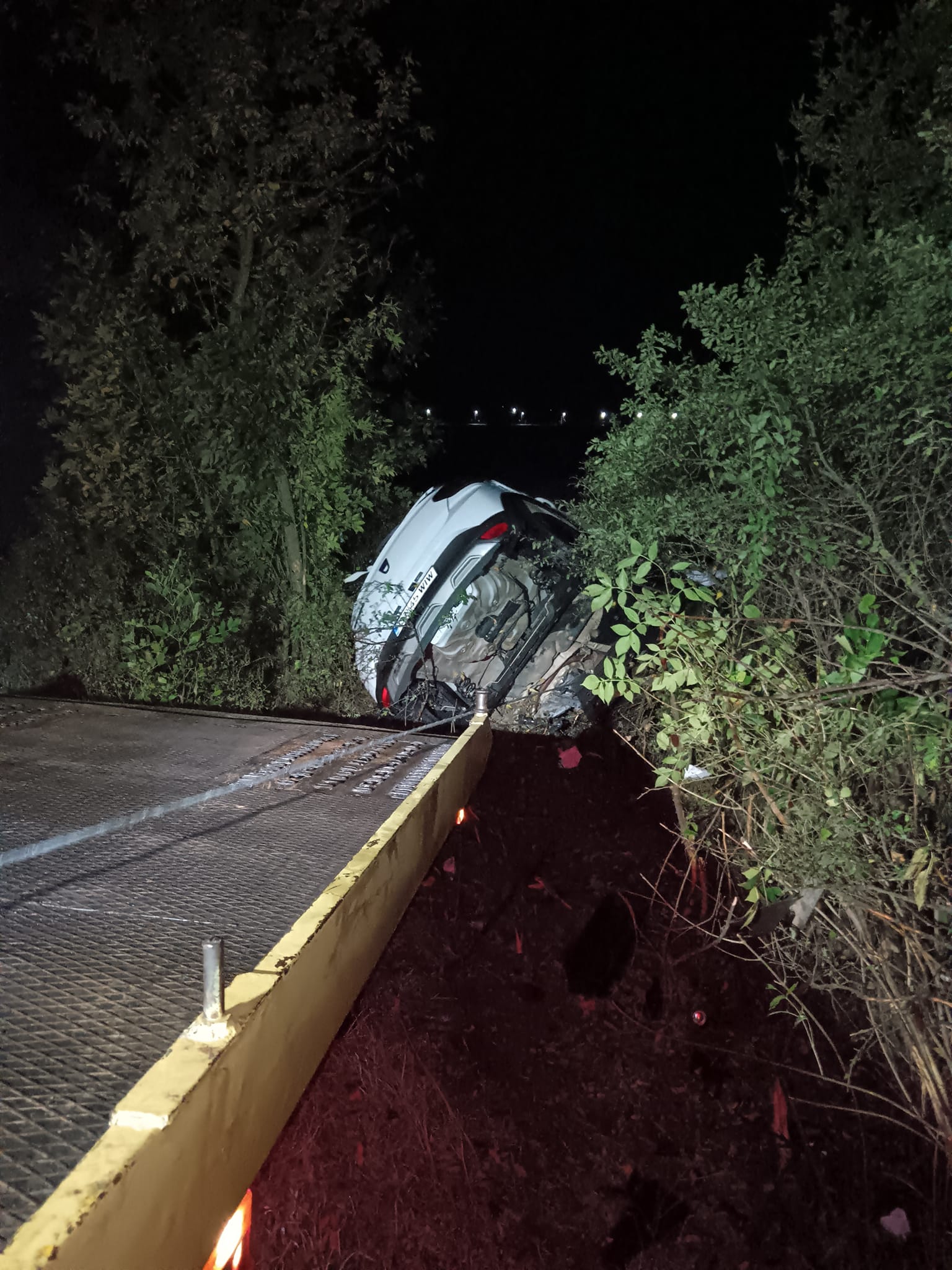 Doi morți într-un accident între un BMW și un Duster, la Orlești, în Vâlcea | VIDEO