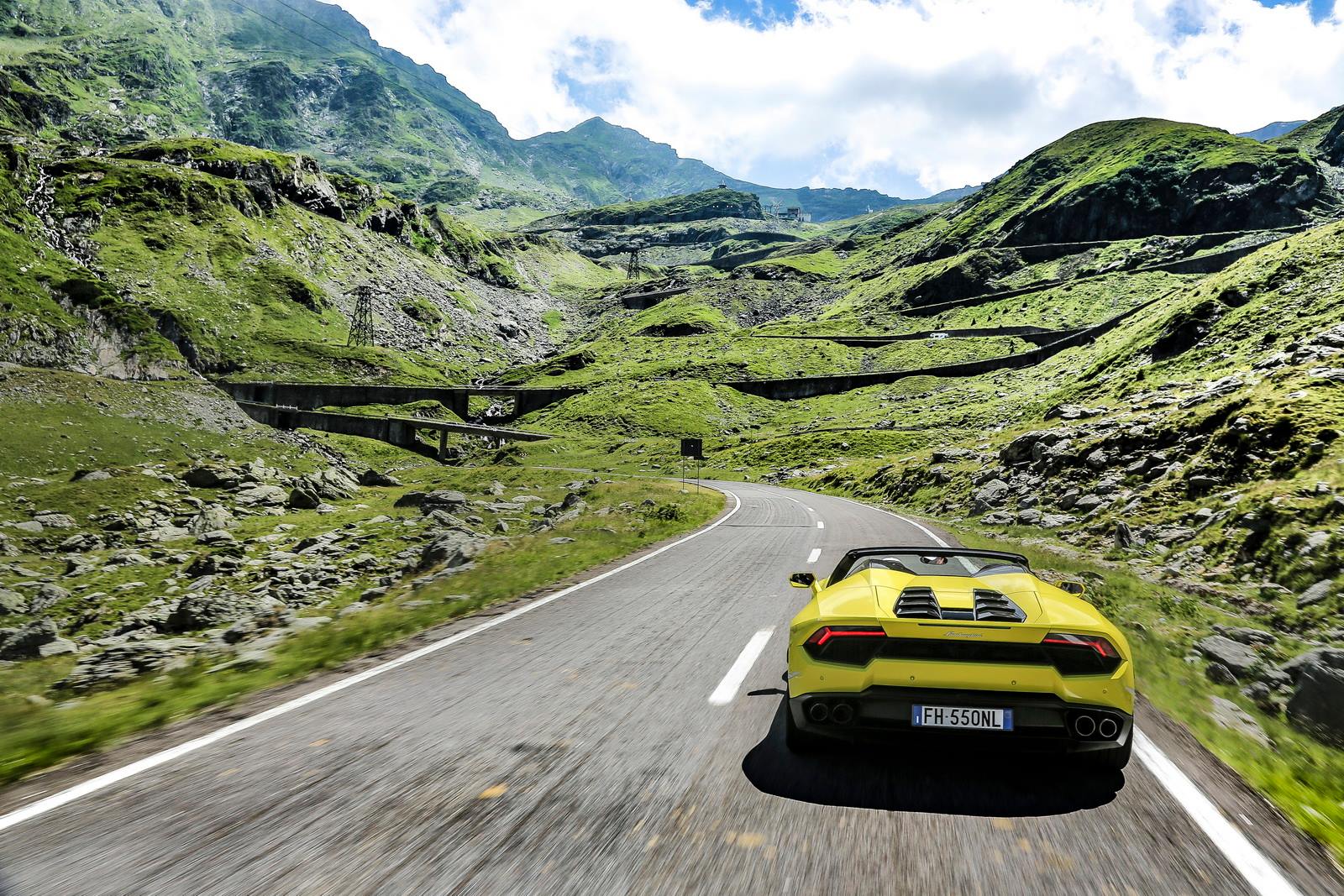 Reclamă pentru Lamborghini Huracan, filmată pe Transfăgărășan. Imagini inedite cu supercarurile pe cel mai spectaculos drum din România